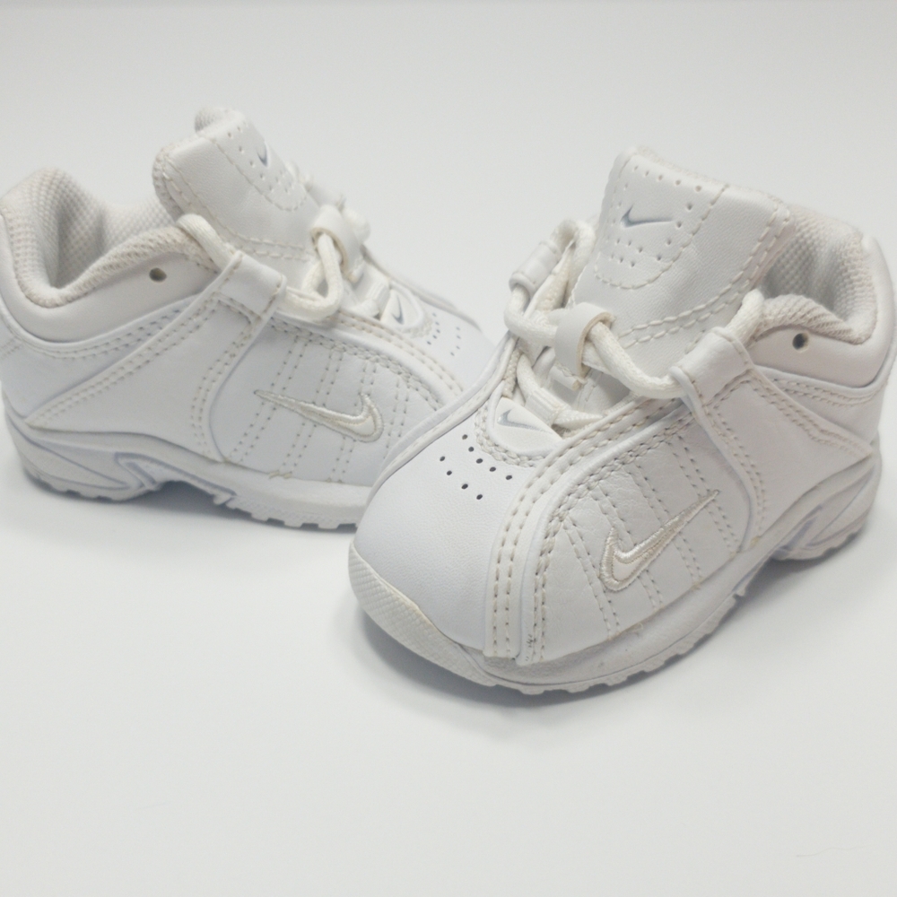 Nike Little VXT ii Baby Tennis Shoe Sneaker, White Leather, Size 3C US (4.25")
